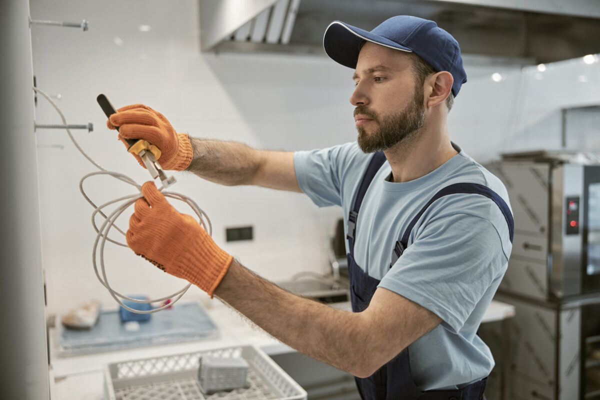 L’importance d’un électricien à Oléron pour les installations électriques